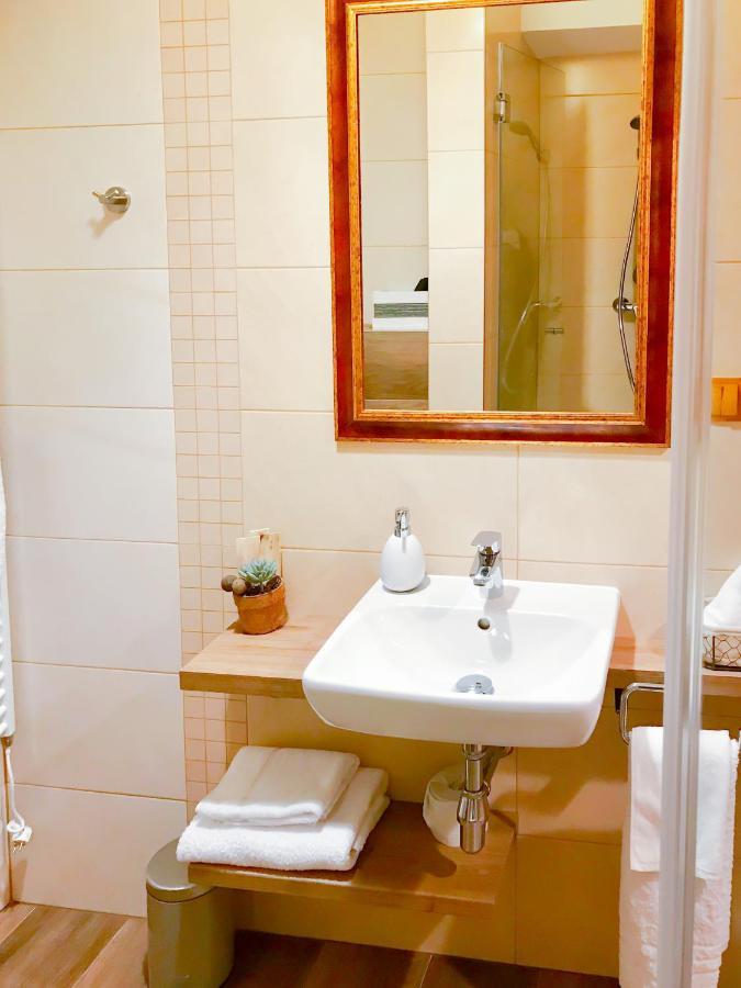 Golden Wood Apartments Plzeň Dış mekan fotoğraf